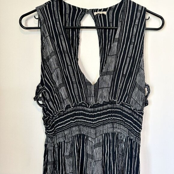 Ecote Plunging Striped Culotte Jumpsuit - Size: Medium - Picture 3 of 15